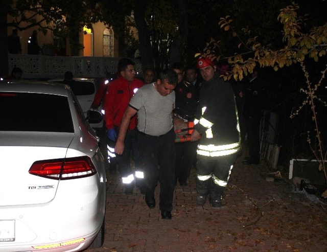 Kayseri'de Sırayla Su Kuyusuna Giren 3 Kişi Bayıldı!