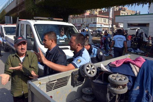 Zabıtanın Müdahale Ettiği İşportacıların Malları Yağmalandı