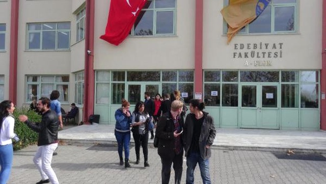 Whatsapp ile Kopya, Fakülteye Cep Telefonu Yasağı Getirdi