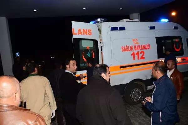 Bitlis'te Minibüs Şarampole Yuvarlandı: 2 Ölü,13 Yaralı