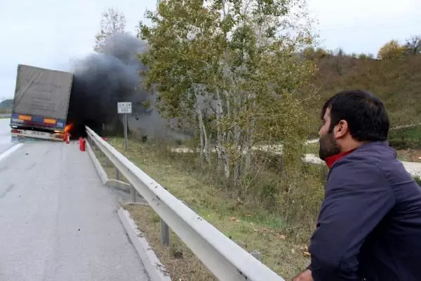 Kamyon Sürücüsü TIR'ın Yanmasını Gözyaşları İçinde İzledi