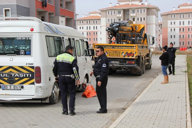 Servis Minibüsünün Çarptığı Çocuk Hayatını Kaybetti