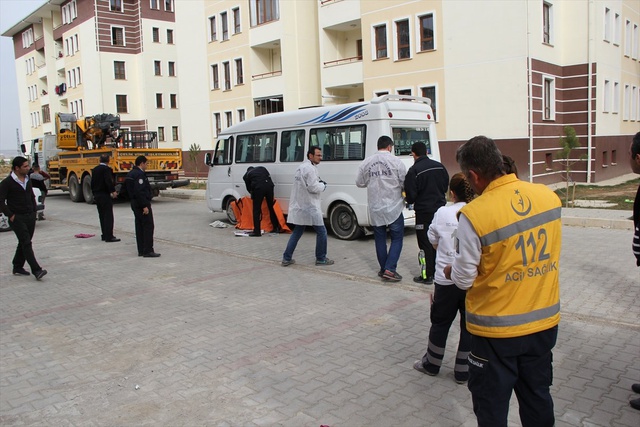Servis Minibüsünün Çarptığı Çocuk Hayatını Kaybetti