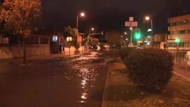 İzmir ve Aydın'da Sağanak Yağış Hayatı Durdurdu