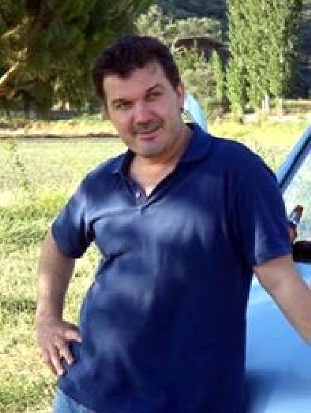 <a class='keyword-sd' href='/aydinli/' title='Aydınlı'>Aydınlı</a> Müzisyen 'Ruhlar Musallat Oldu' Deyip, Balkondan Atladı