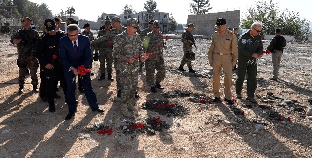 Genelkurmay Başkanı Akar, Şırnak ve Cizre'deki Birliklerde İncelemelerde Bulundu
