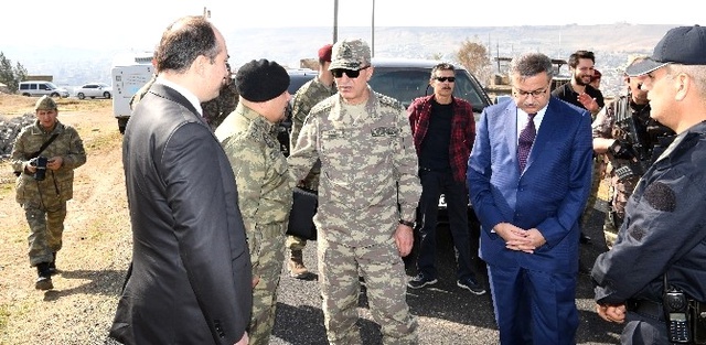Genelkurmay Başkanı Akar, Şırnak ve Cizre'deki Birliklerde İncelemelerde Bulundu
