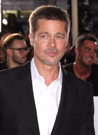 Ayrılık Brad Pitt'i Bitirdi! İşte 'Bekar' Geldiği İlk Kırmızı Halı