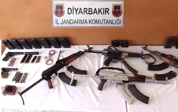 Diyarbakır'da PKK'nın Gömülü Silah ve Mühimmatı Bulundu