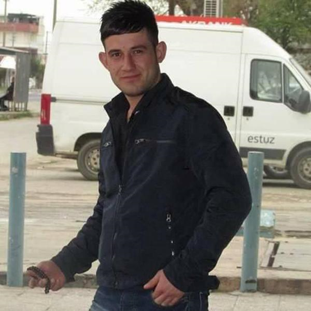 25 yaşındaki Genç, Evlerinin Bahçesinde İntihar Etti