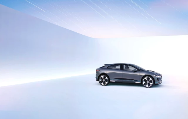 Jaguar Elektrikli Modelini Tanıttı