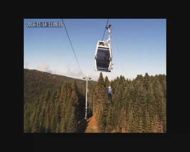 Teleferikte 45 Metre Yükseklikte Mahsur Kalan Turist Böyle Kurtarıldı