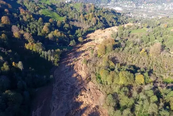 Arhavi'de Heyelan: 18 Ev Boşaltıldı