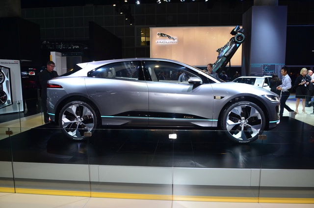 Jaguar I-Pace Concept Los Angeles Motor Show'da Sahne Aldı