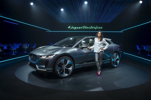 Jaguar I-Pace Concept Los Angeles Motor Show'da Sahne Aldı