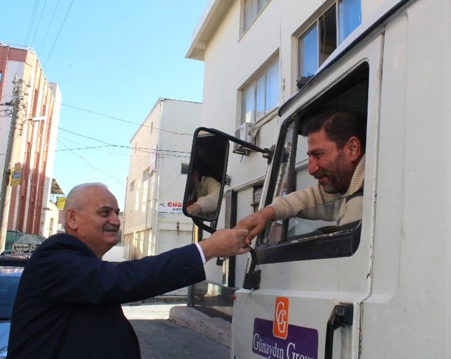 Başbakan'a İkizi Kadar Benziyor, Gören Bir Daha Bakıyor
