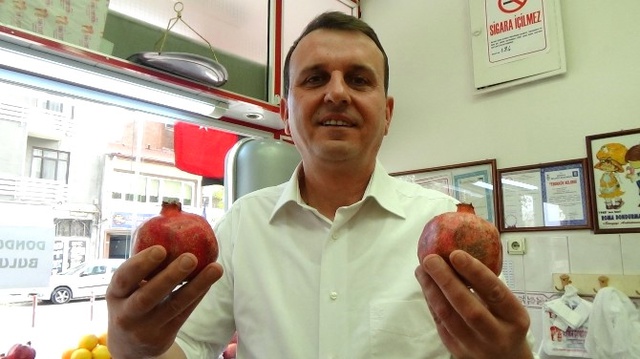 İşletmeci Narı Makine Değdirmeden Meyve Suyu Haline Getiriyor