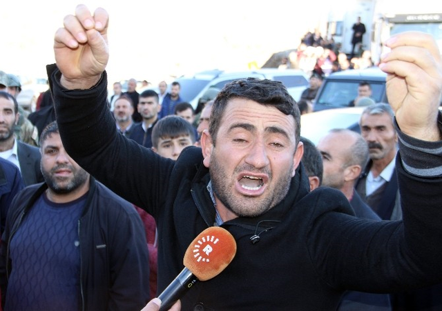 Enerji Bakanı Berat Albayrak, Şirvan'daki Acılı Aileleri Teselli Etti!