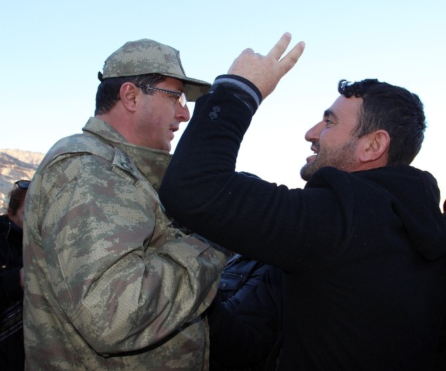 Enerji Bakanı Berat Albayrak, Şirvan'daki Acılı Aileleri Teselli Etti!