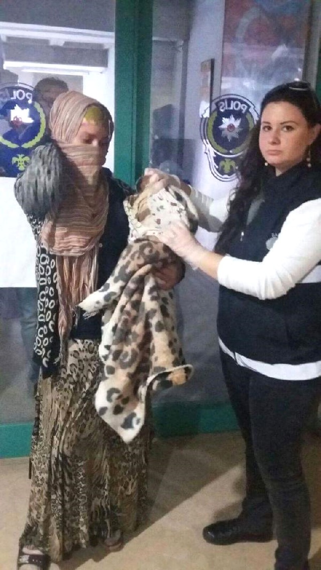 Sokaklardaki Dilencilere Operasyon Düzenlendi, Kadınların Bebekleri Sahte Çıktı