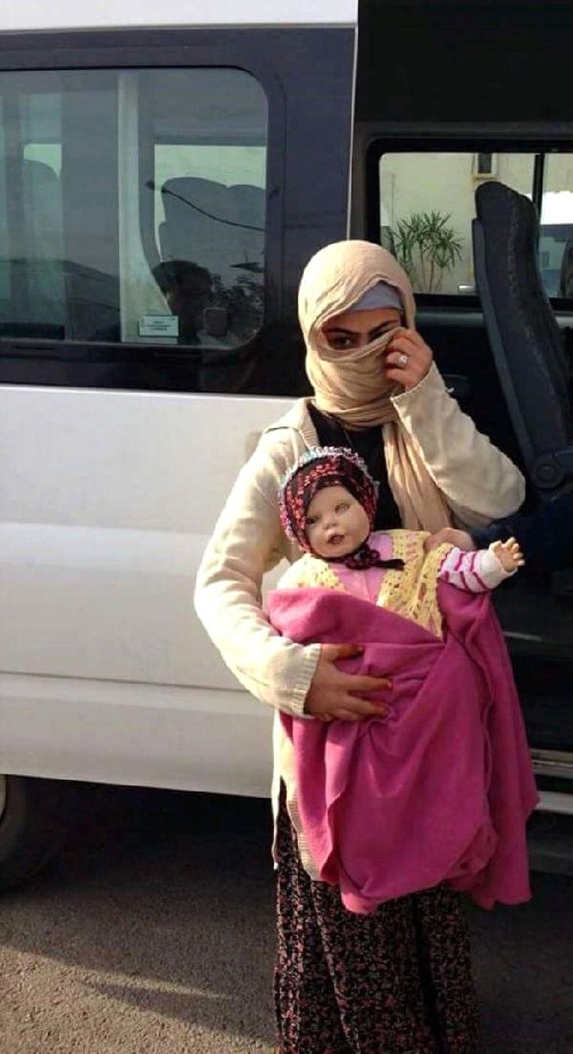 Sokaklardaki Dilencilere Operasyon Düzenlendi, Kadınların Bebekleri Sahte Çıktı