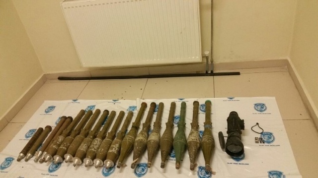 Van'da Bir Binada PKK'ya Ait Cephanelik Ele Geçirildi