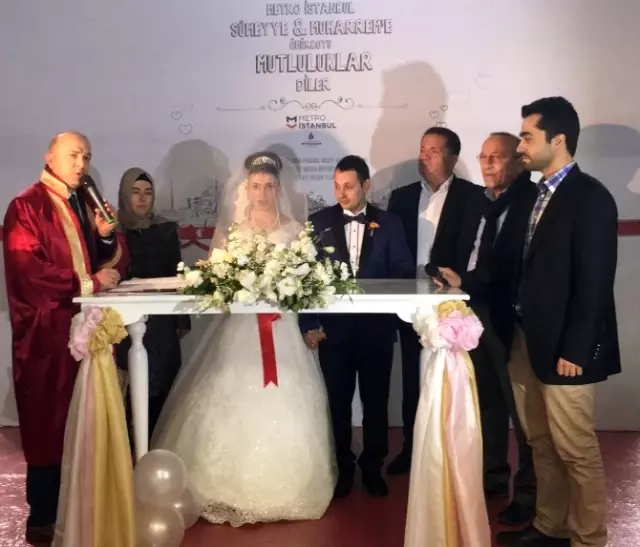 Olimpiyat Metro İstasyonu'nda Nikah Kıyıldı