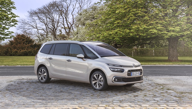 Yeni <a class='keyword-sd' href='/citroen/' title='Citroen'>Citroen</a> C4 Picasso Artık Daha Konforlu