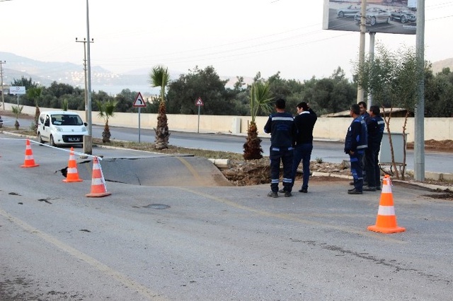 Bodrum'da Su Borusu Bomba Gibi Patladı