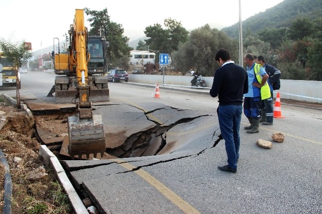 Bodrum'da Su Borusu Bomba Gibi Patladı