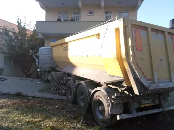 Kahramanmaraş'ta Hafriyat Kamyonu Dehşeti: 2 Ölü, 2 Yaralı