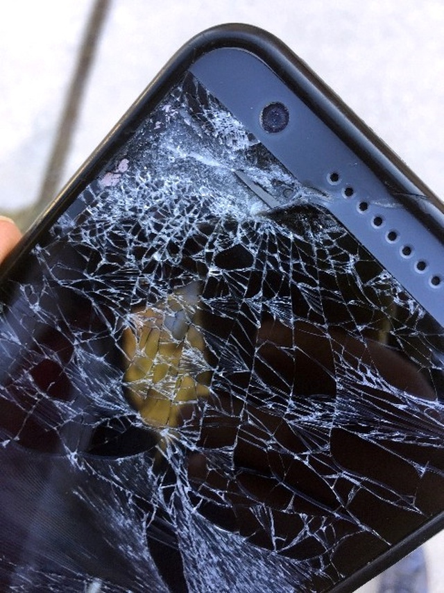 Adana'daki Saldırıda Müdürü Cep Telefonu Kurtarmış