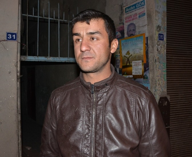 İki Günlük Bebeği Aracın Altına Bıraktılar