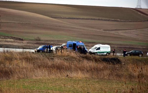 22 Yaşındaki Genç Otomobilinde Başından Vurulmuş Olarak Bulundu