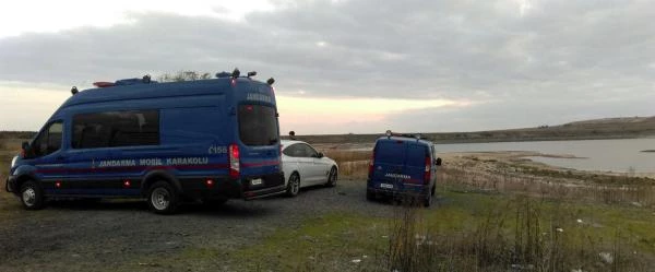 22 Yaşındaki Genç Otomobilinde Başından Vurulmuş Olarak Bulundu