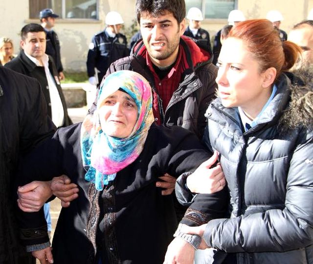 Polisin Kazayla Vurduğu İstasyon Görevlisi Öldü