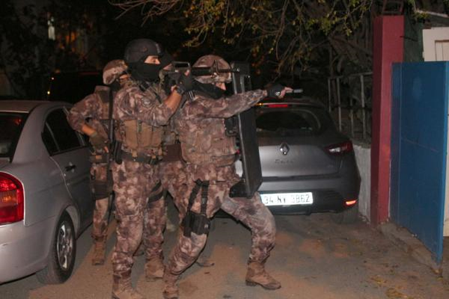 İstanbul'da Özel Harekat Polisleriyle Uyuşturucu Operasyonu