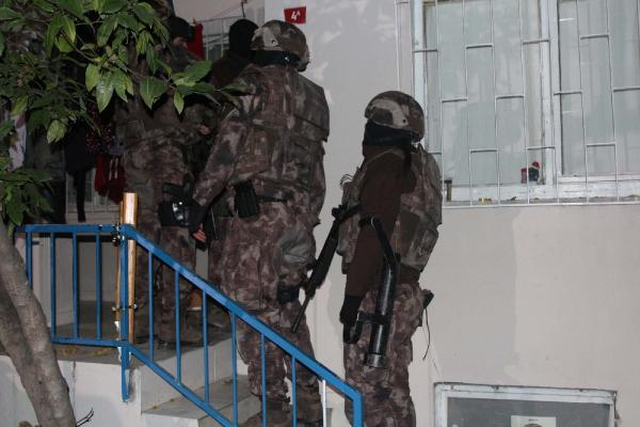 İstanbul'da Özel Harekat Polisleriyle Uyuşturucu Operasyonu