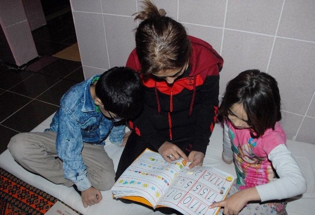 Eşi Kuma Getirdi, Babası Bıçakladı, Parası Olmadığı İçin İlaçlarını Alamadı