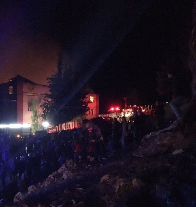 Kız Öğrenci Yurdunda Yangın Çıktı! 13 Öğrenci Yaralandı