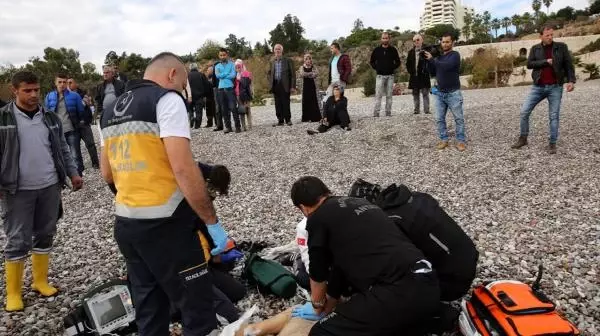 Denize Düşen Genci Kurtardı, Kendisi Boğuldu