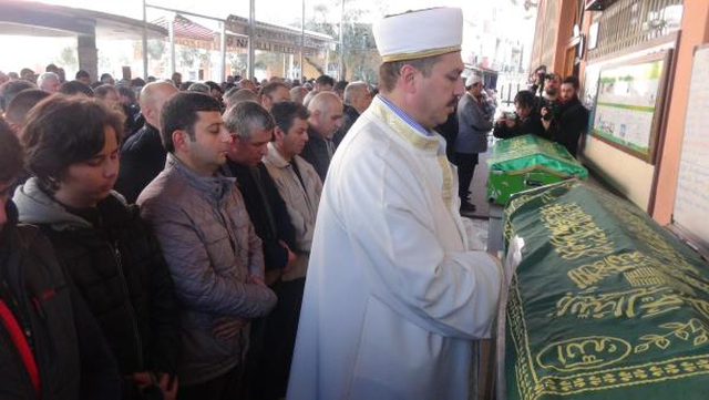 Cezaevinde Ölen FETÖ Tutuklusu İşadamı Ünal Takmaklı Toprağa Verildi
