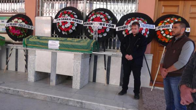 Cezaevinde Ölen FETÖ Tutuklusu İşadamı Ünal Takmaklı Toprağa Verildi