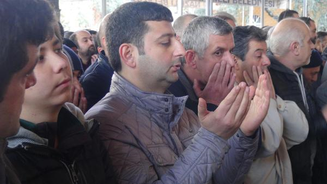 Cezaevinde Ölen FETÖ Tutuklusu İşadamı Ünal Takmaklı Toprağa Verildi