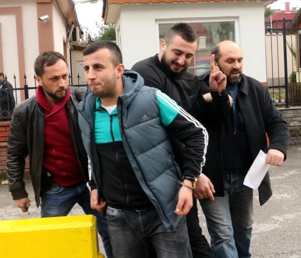 Kerimcan Durmaz'a Saldıran 4 Kişi Polise Teslim Oldu