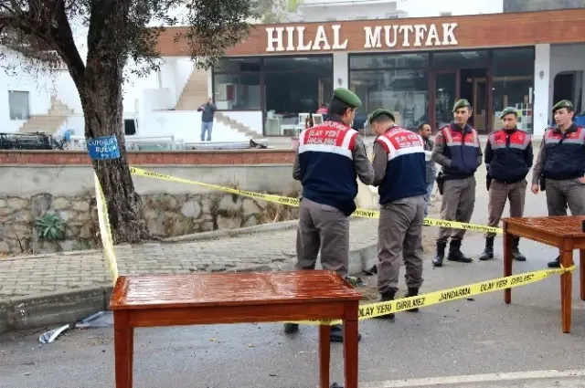 Kız Öğrencinin Öldüğü Kaza Sonrası Yol Trafiğe Kapandı