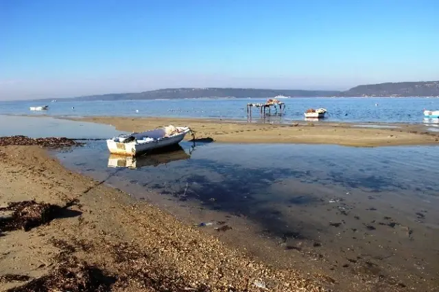 Çanakkale'de Deniz 20 Metre Çekildi