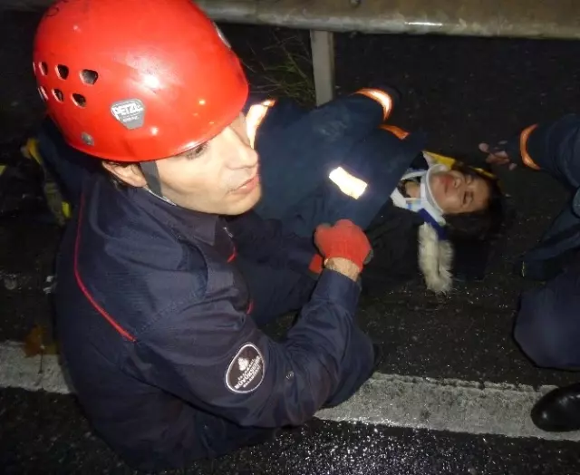 Kadıköy'de Belediye Otobüsü Dehşeti: 4 Yaralı