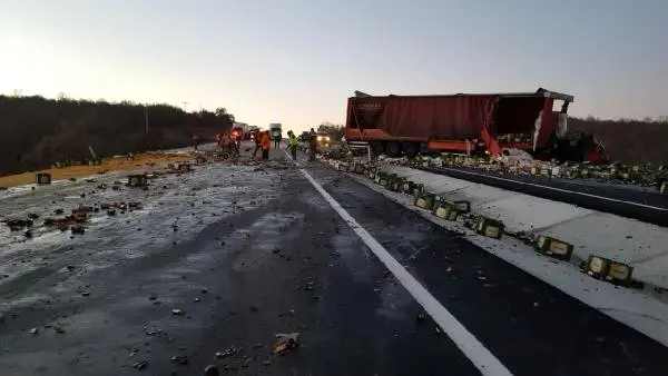 Buz Tutan Yolda 2 TIR Çarpıştı: 1 Ölü, 1 Yaralı