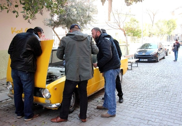 Aydın'da Cami Yakınına Parkedilen İkiz Plakalı Araçlar Paniğe Yol Açtı